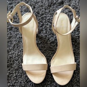 Nine West Nude/Tan Stiletto Heels size 7